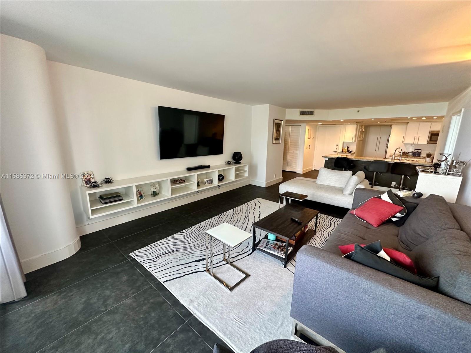 1717 N Bayshore Dr # 1536 Unit: A-1536