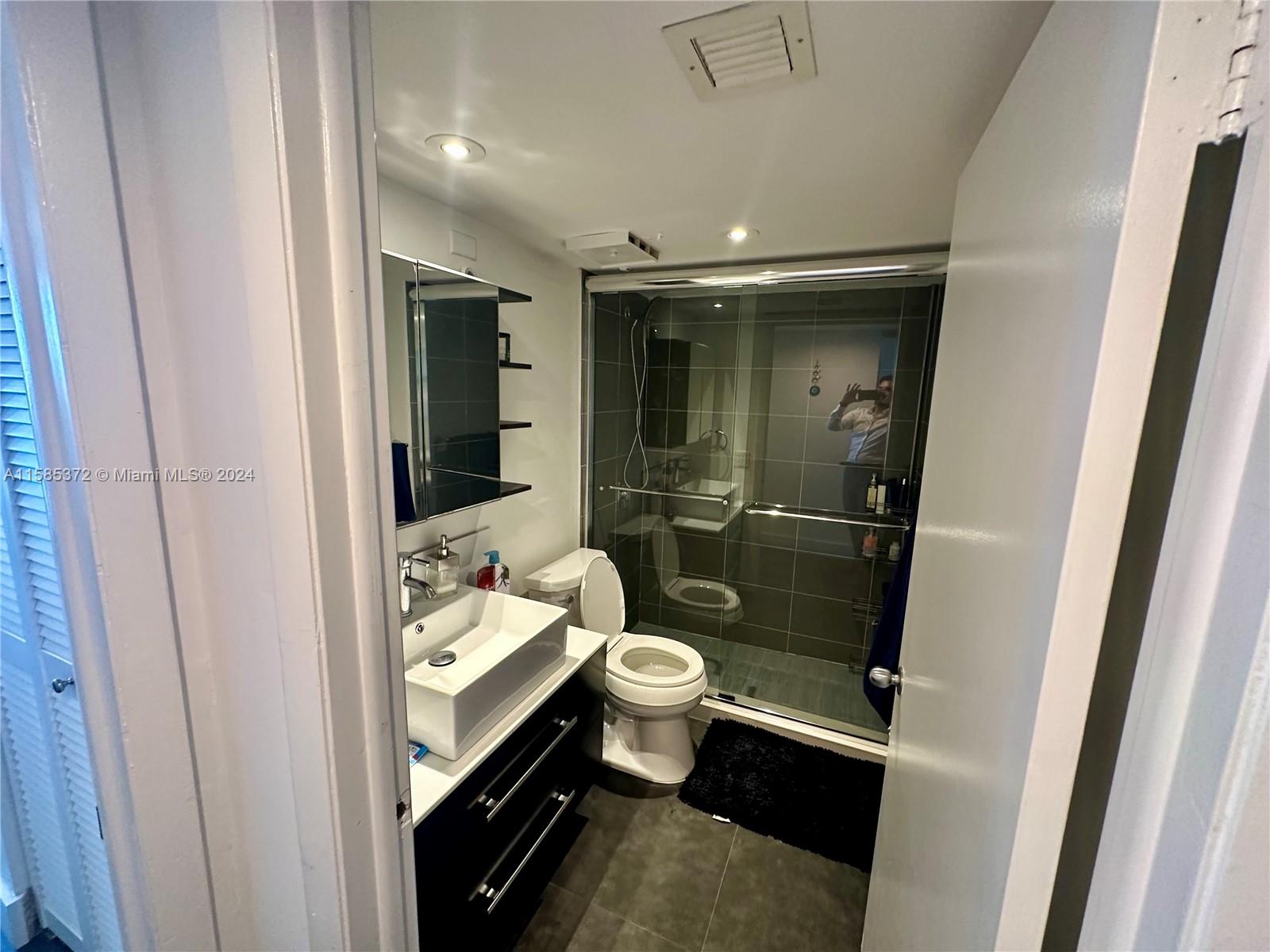1717 N Bayshore Dr # 1536 Unit: A-1536