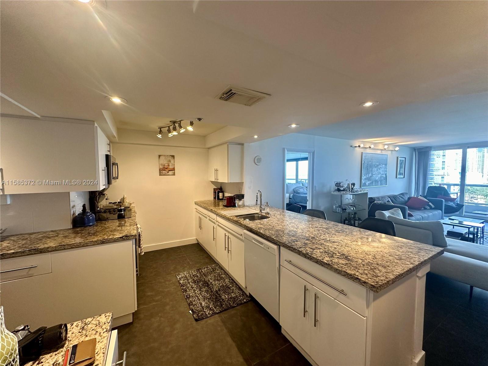 1717 N Bayshore Dr # 1536 Unit: A-1536