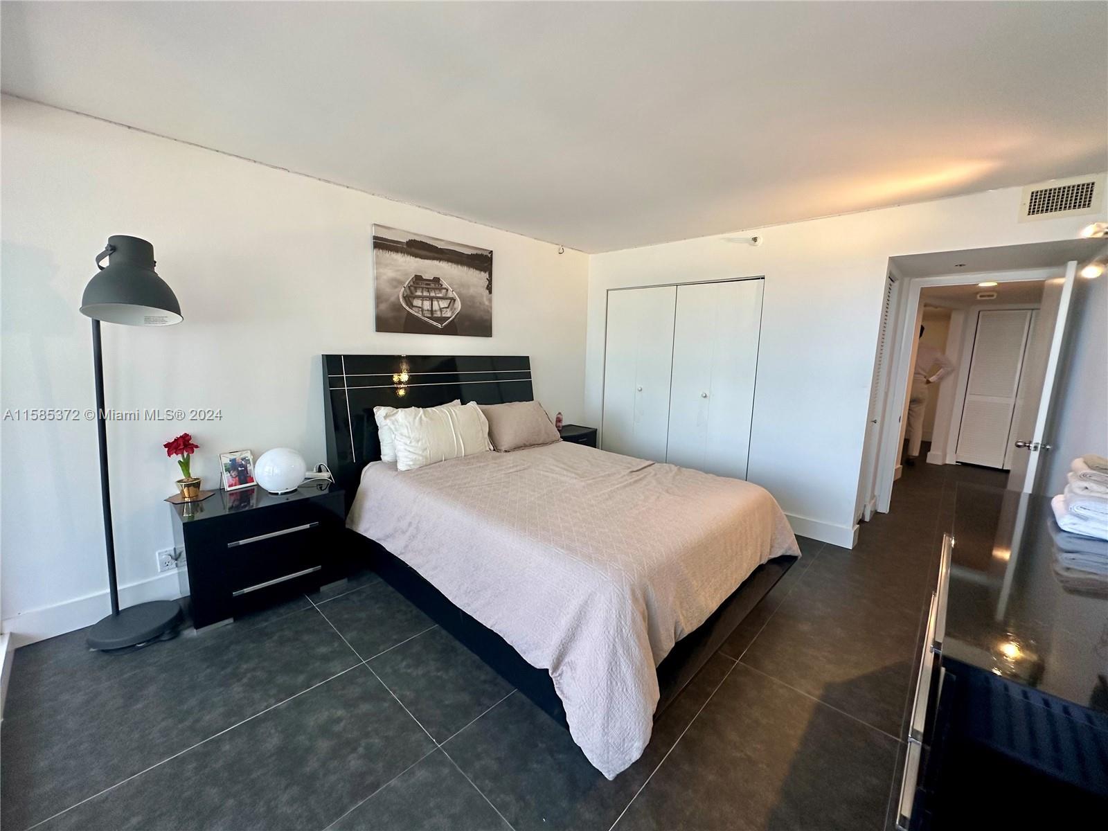 1717 N Bayshore Dr # 1536 Unit: A-1536