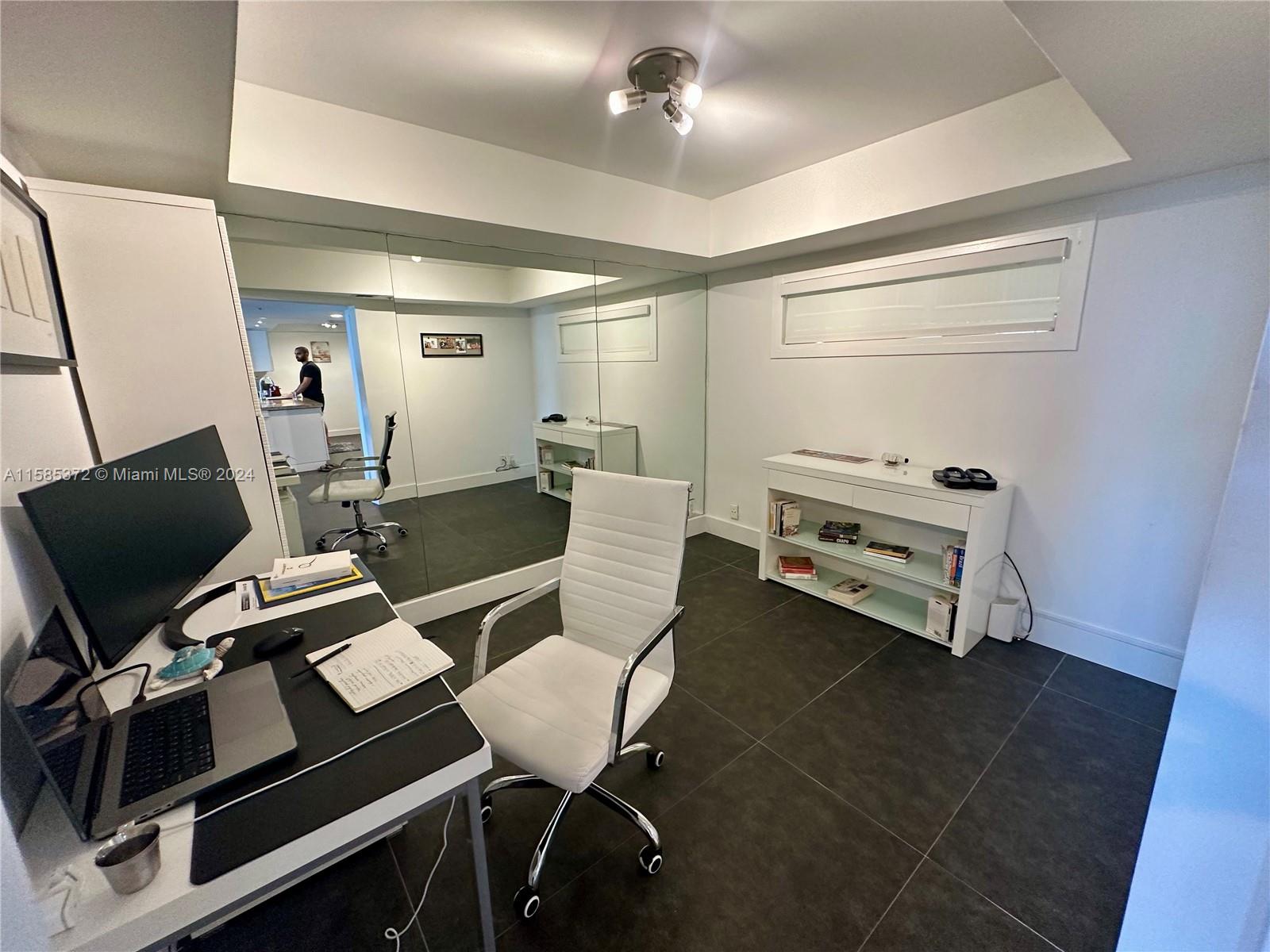1717 N Bayshore Dr # 1536 Unit: A-1536