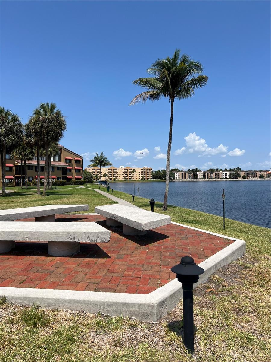 15535 Miami Lakeway N # 305