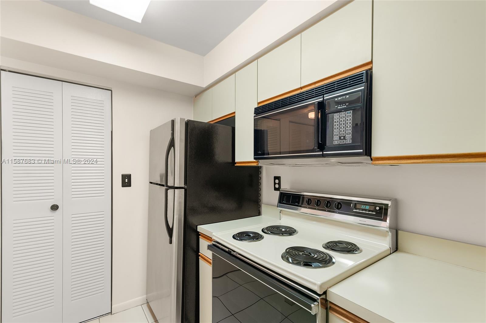 15535 Miami Lakeway N # 305