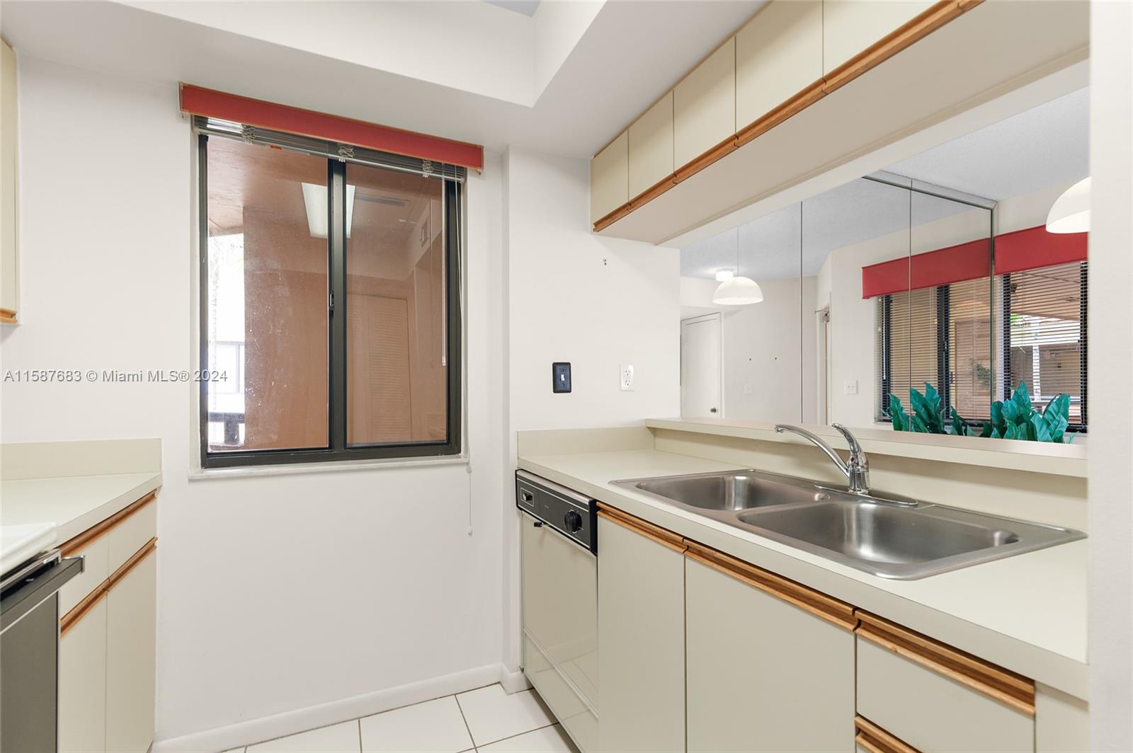15535 Miami Lakeway N # 305