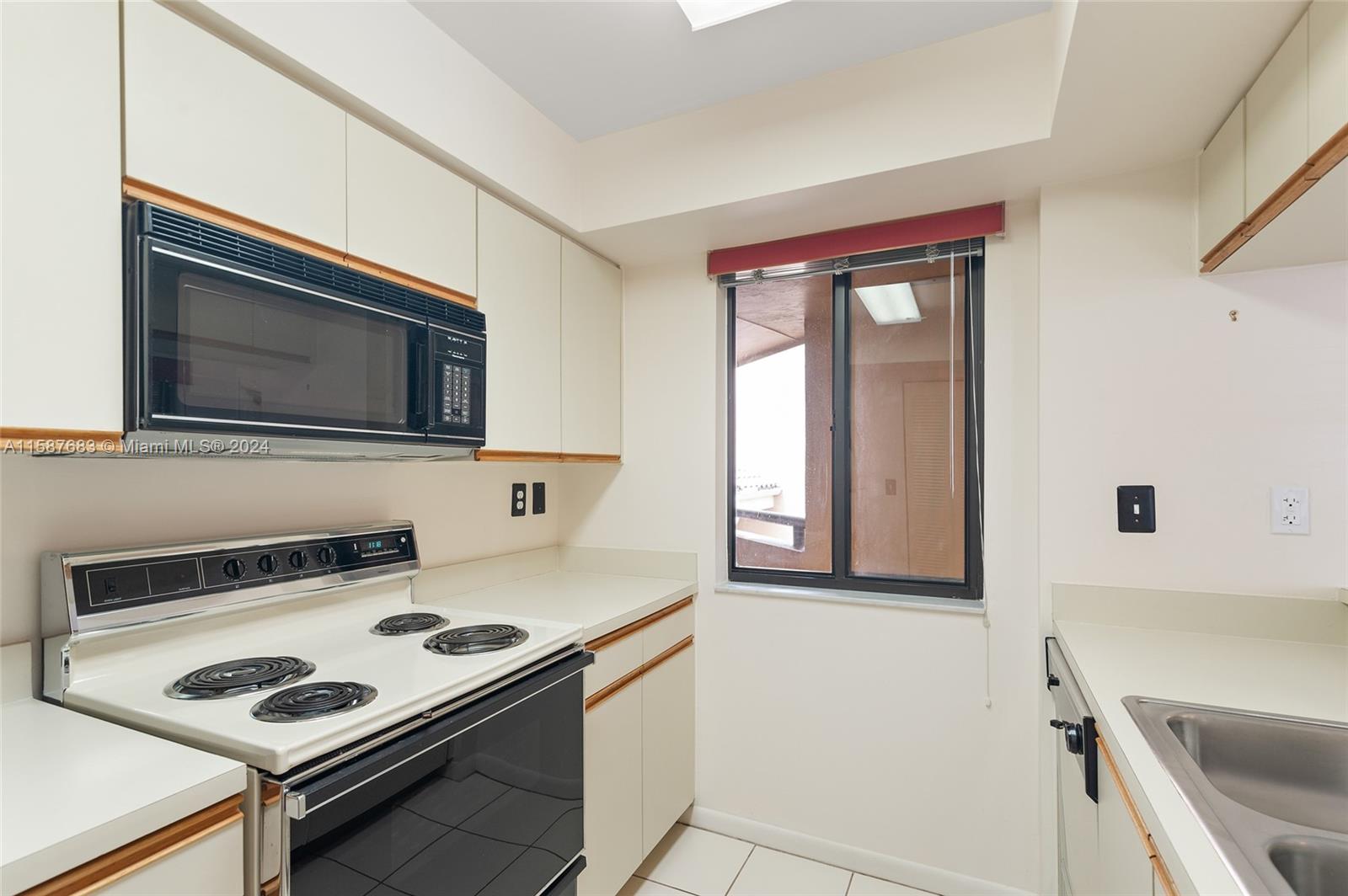 15535 Miami Lakeway N # 305