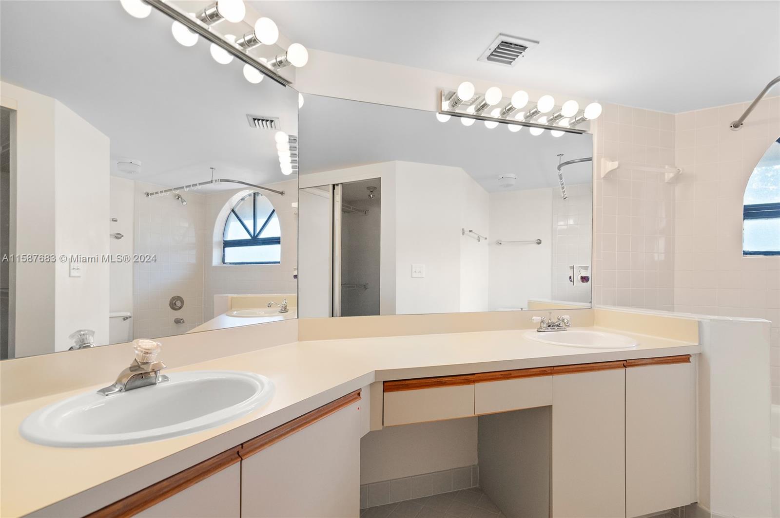 15535 Miami Lakeway N # 305
