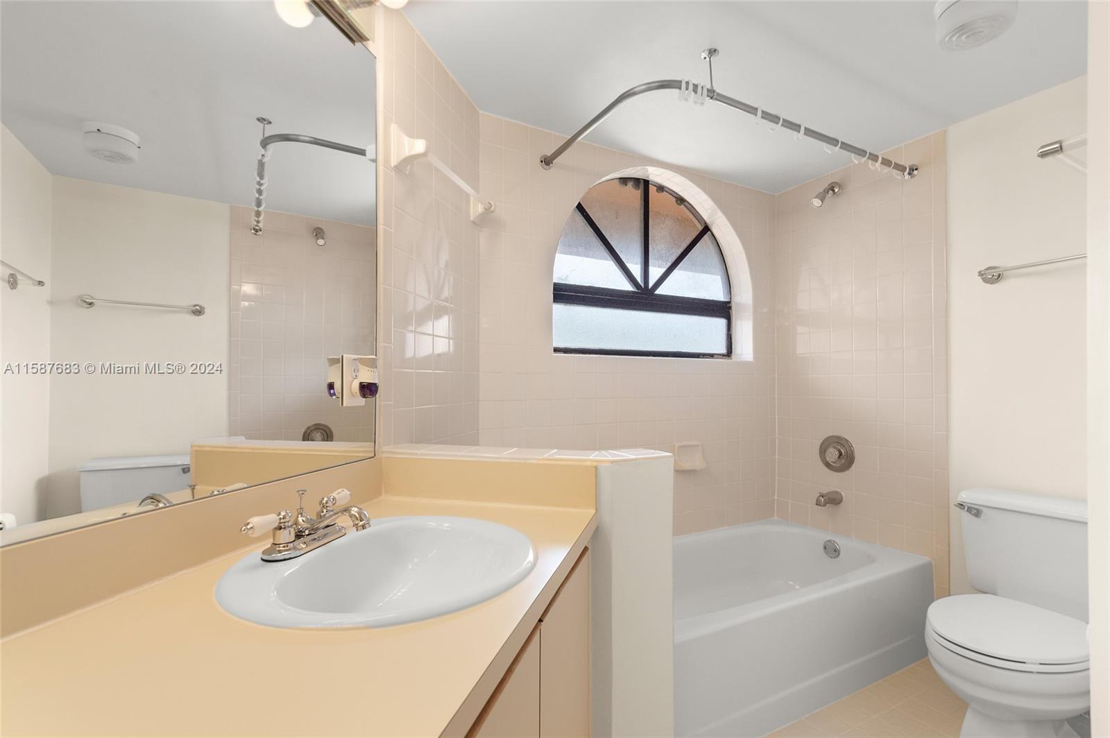 15535 Miami Lakeway N # 305
