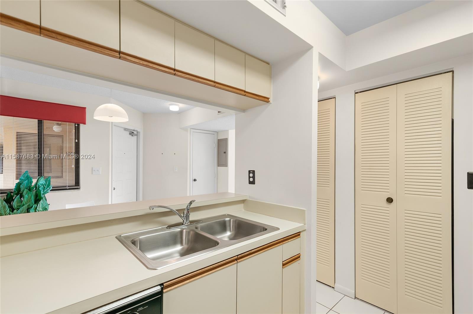 15535 Miami Lakeway N # 305