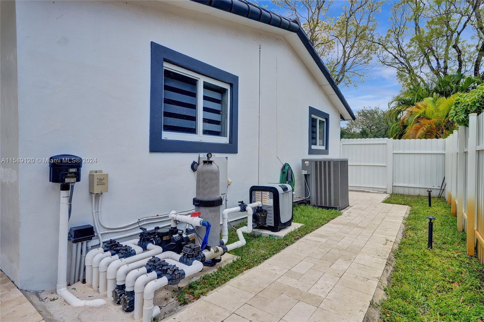 14820 Mahogany Ct