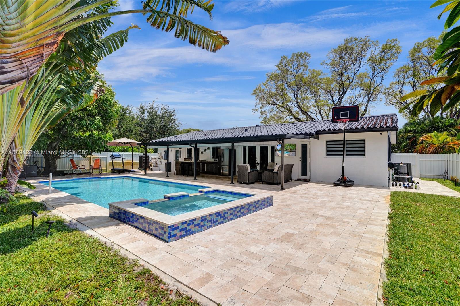 14820 Mahogany Ct