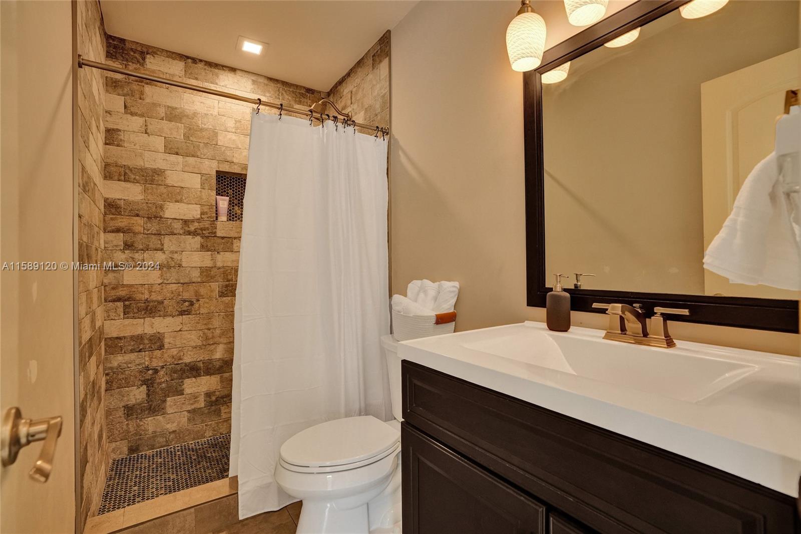 14820 Mahogany Ct