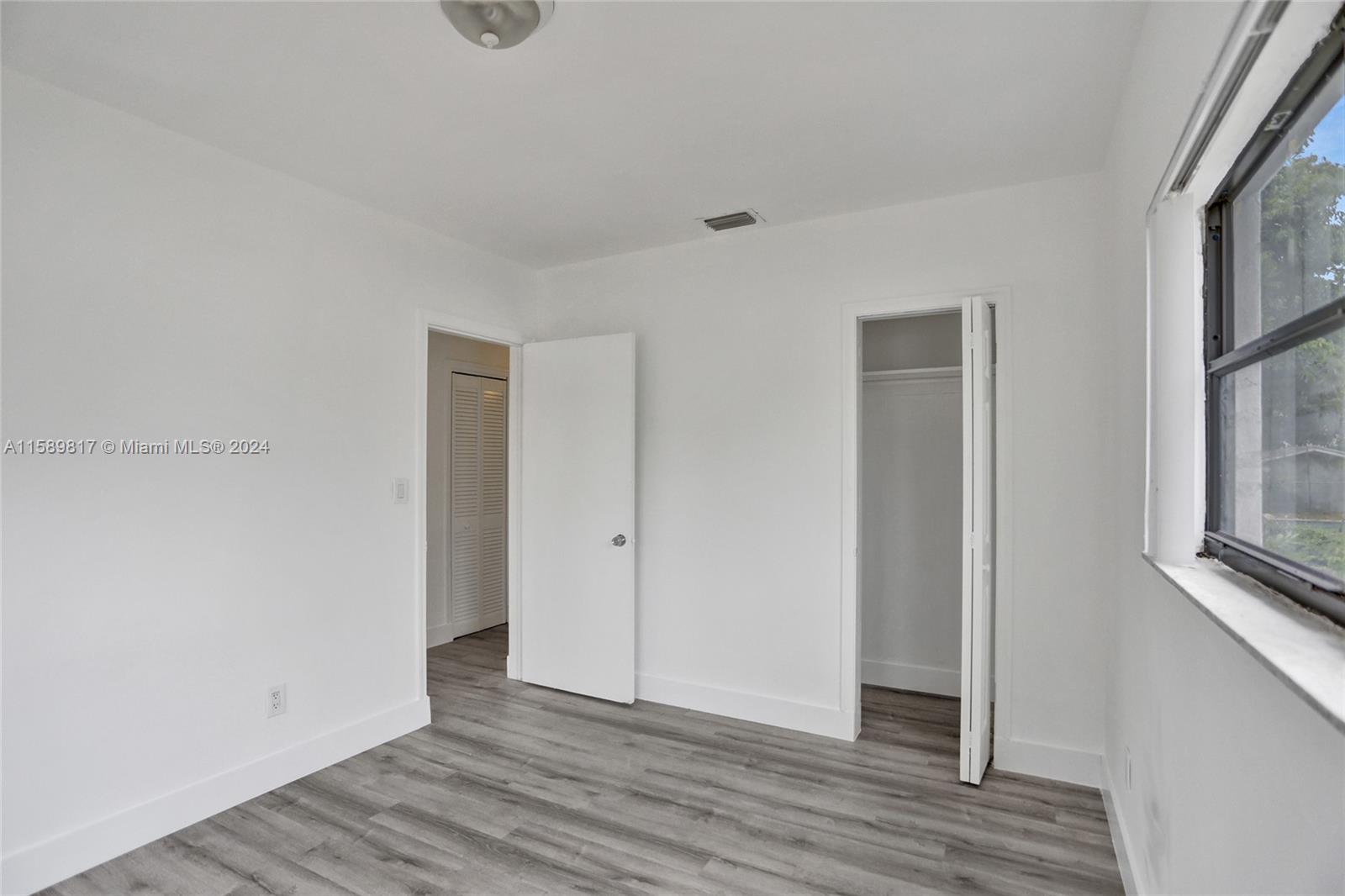 15821 NE 14th Ct