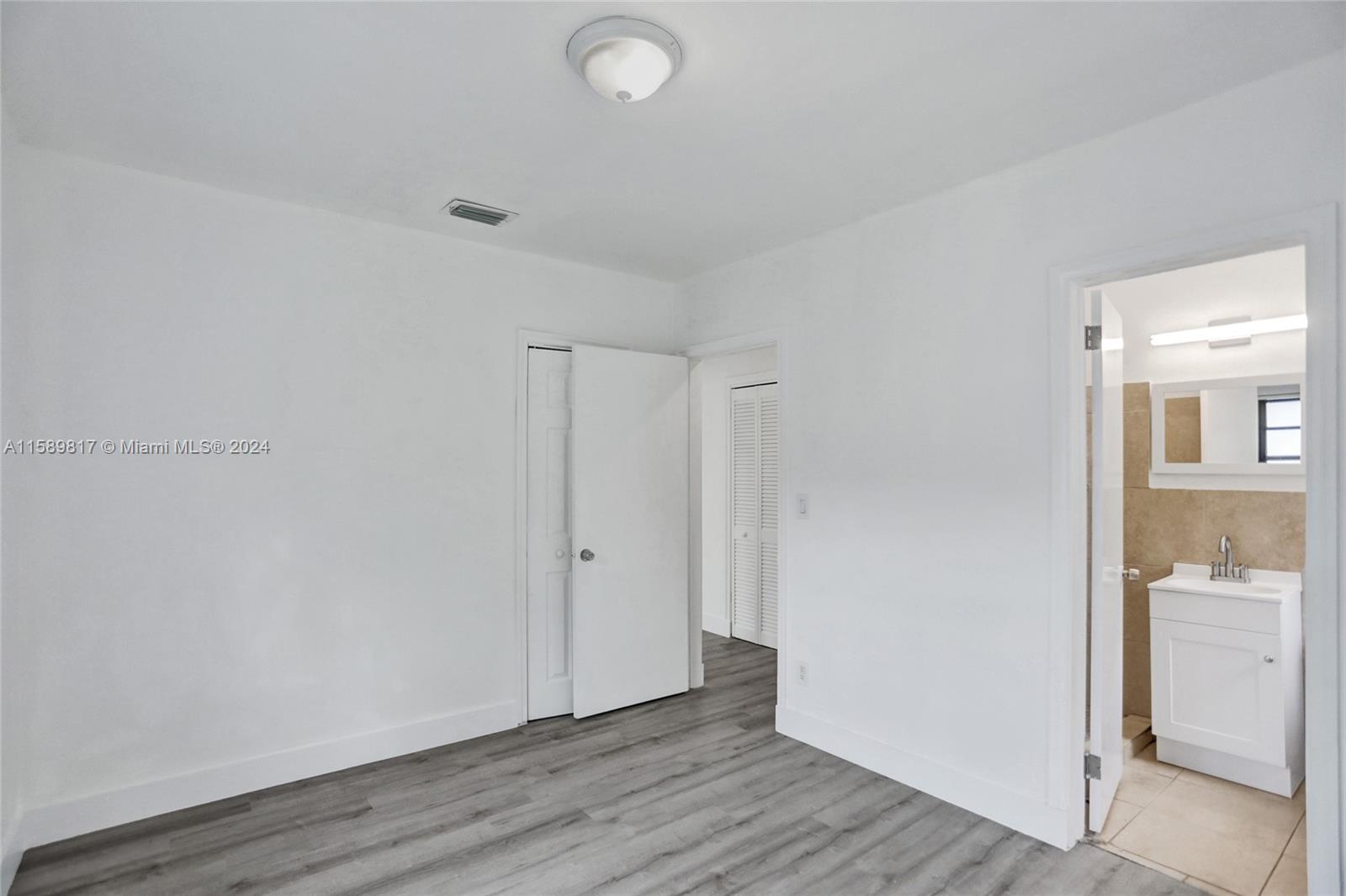 15821 NE 14th Ct
