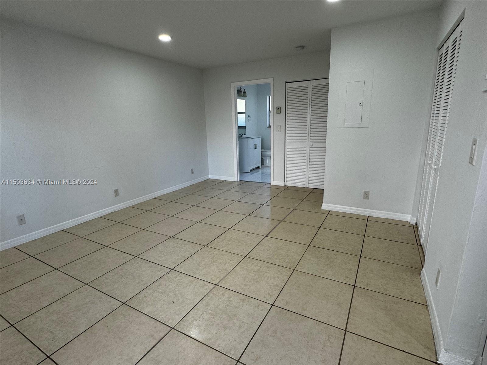 2723 SW 15th Ave # 1