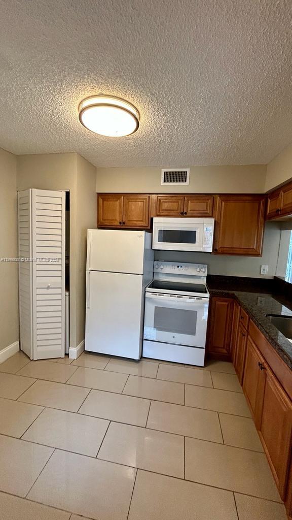 14108 Glenmoor Dr # 14108