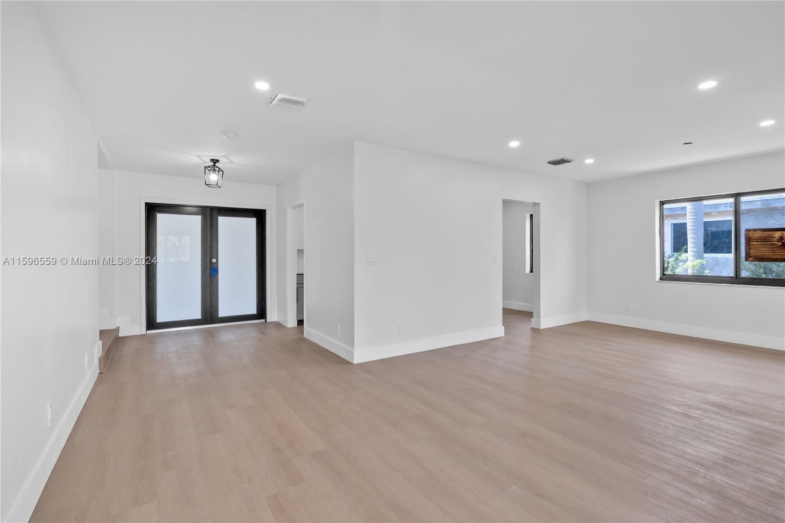 330 SW 29th Ave