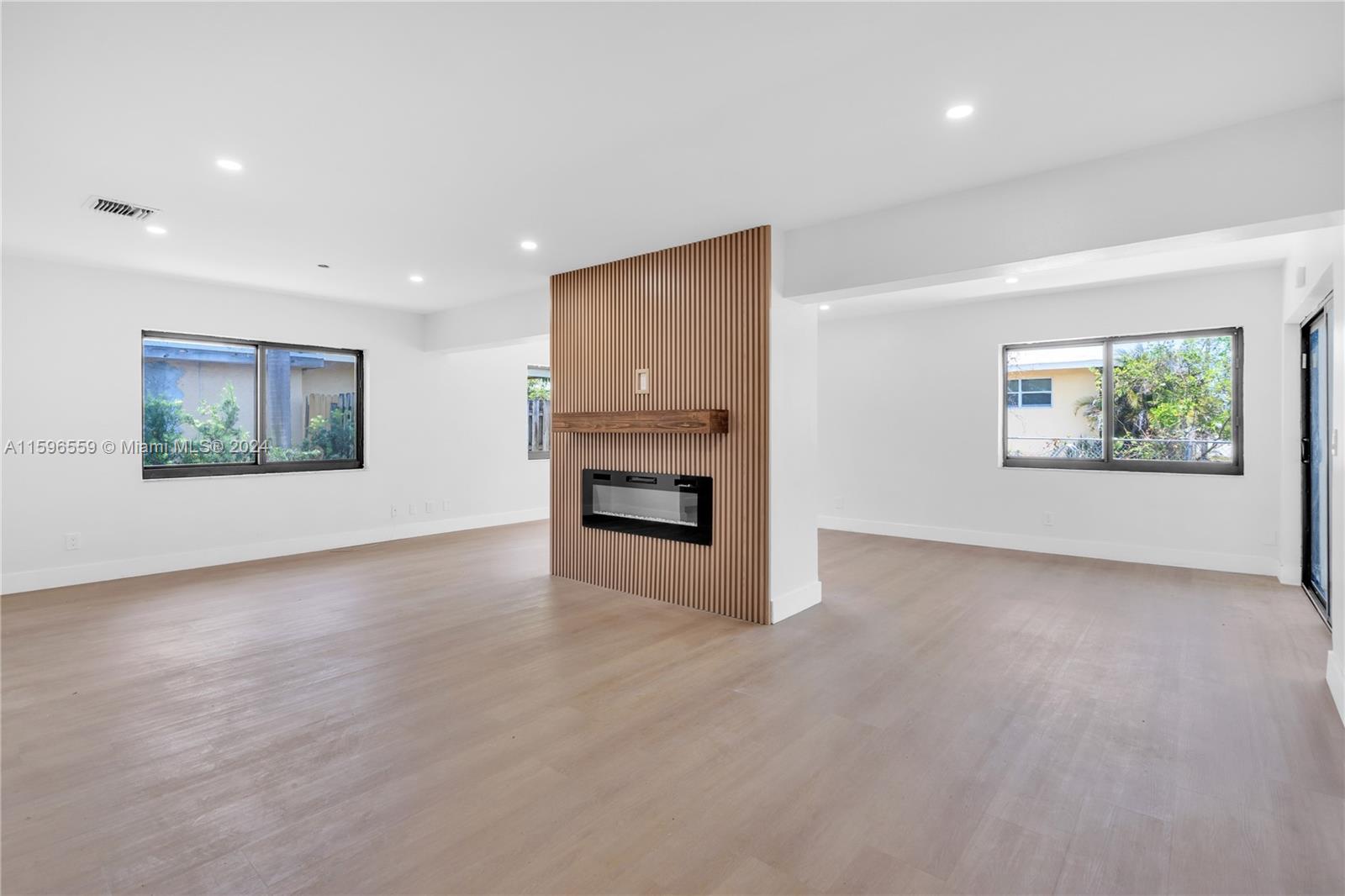 330 SW 29th Ave