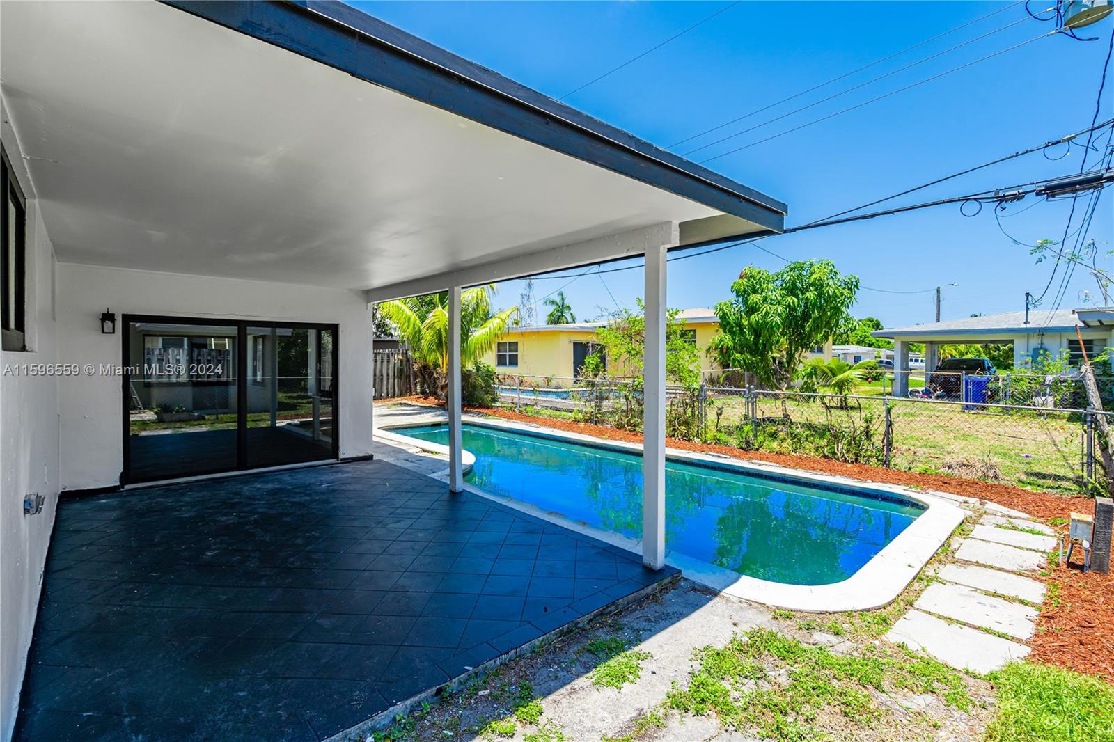 330 SW 29th Ave