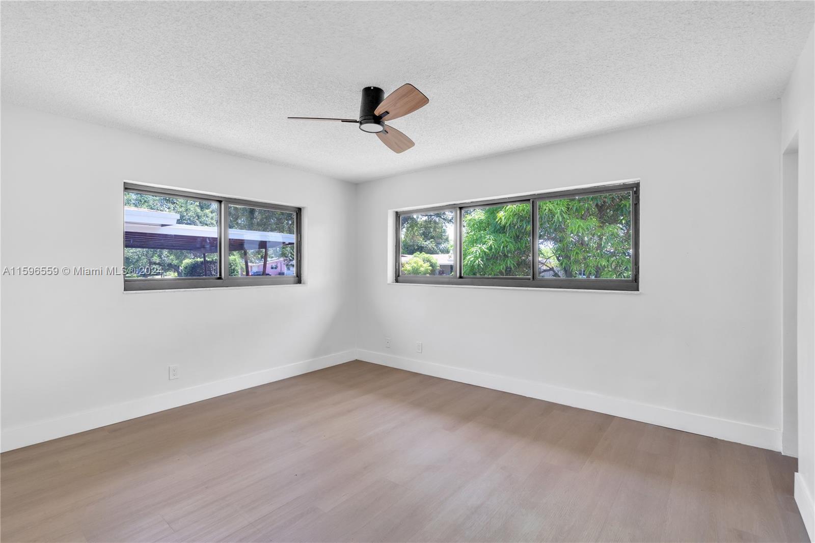 330 SW 29th Ave