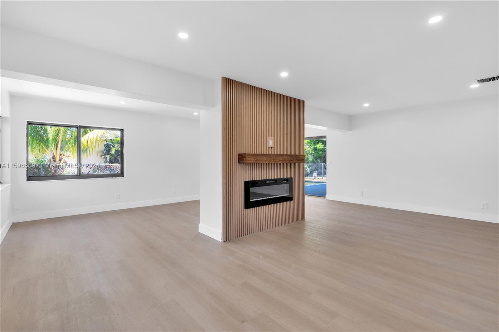 330 SW 29th Ave