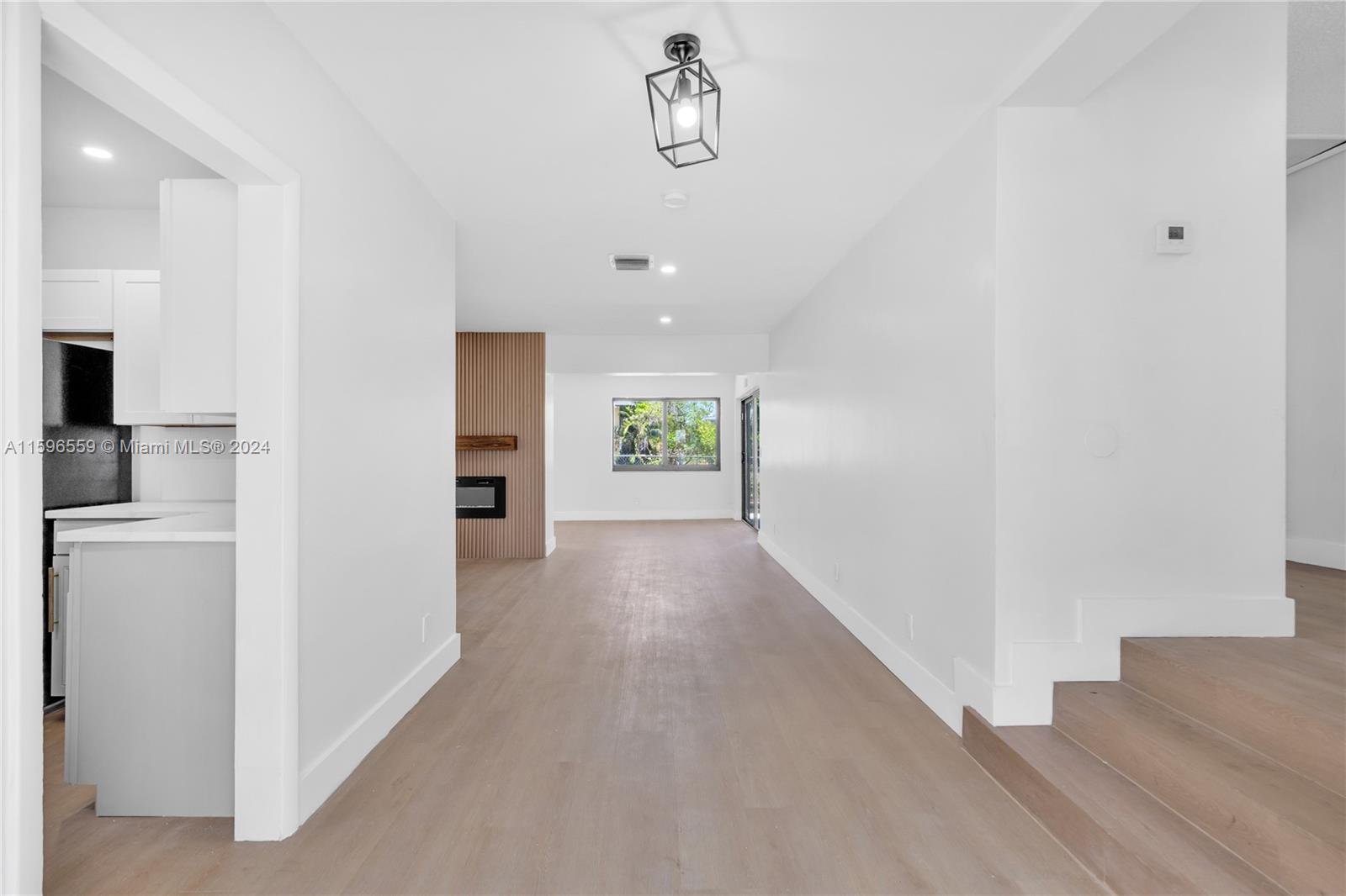 330 SW 29th Ave