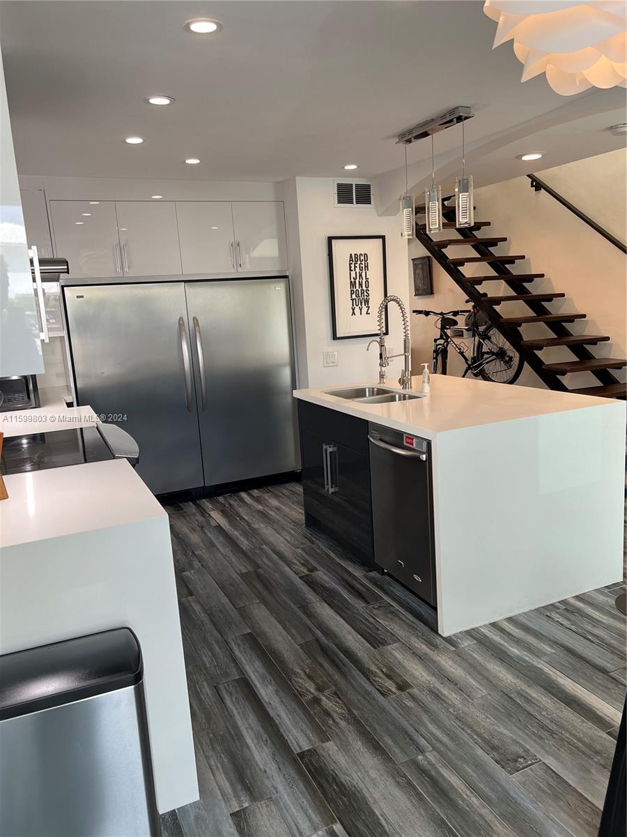 8 Coventry Way # 19B