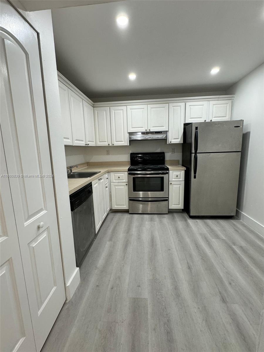 711 N Pine Island Rd # 321