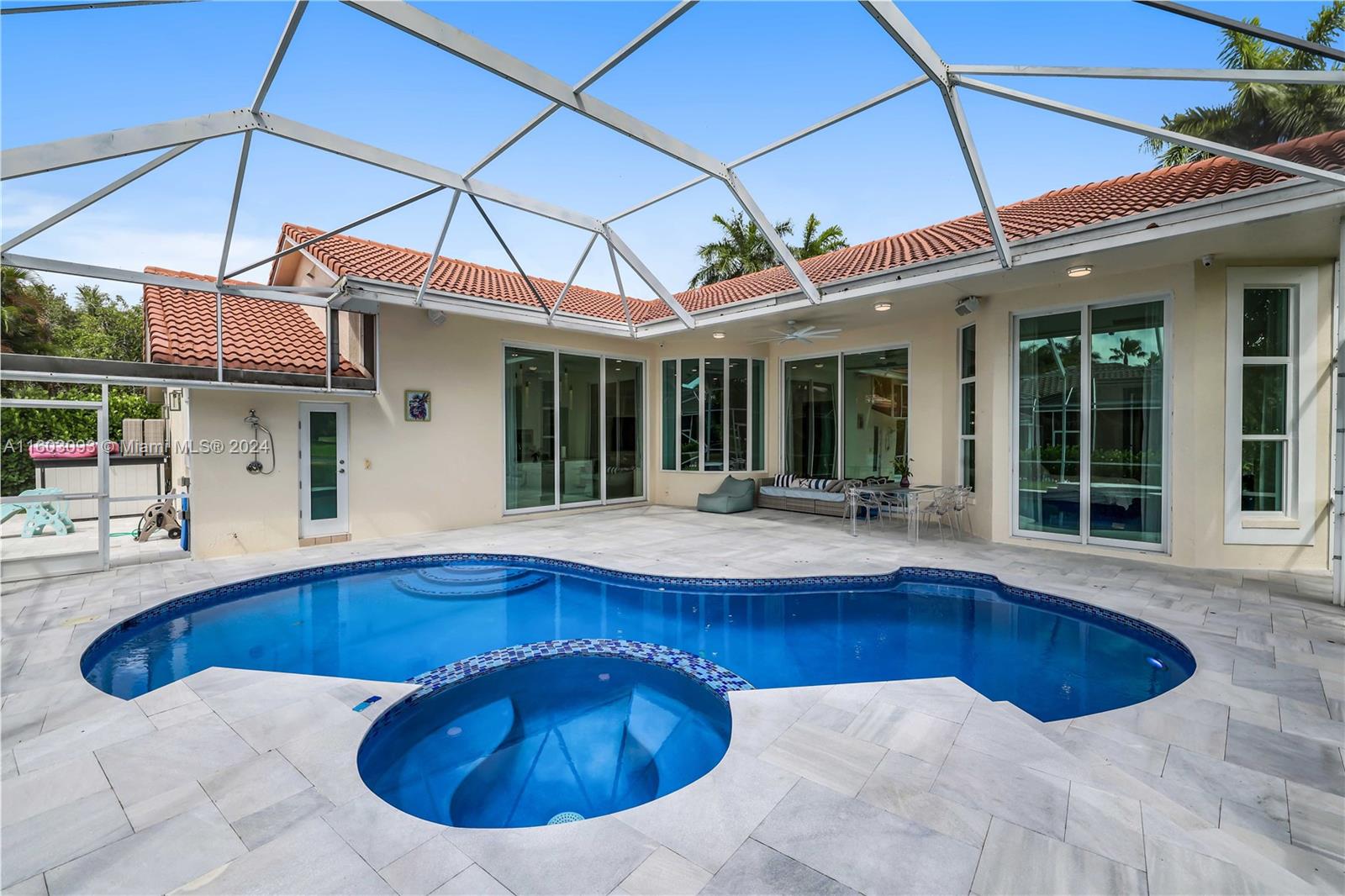 6407 NW 99th ave