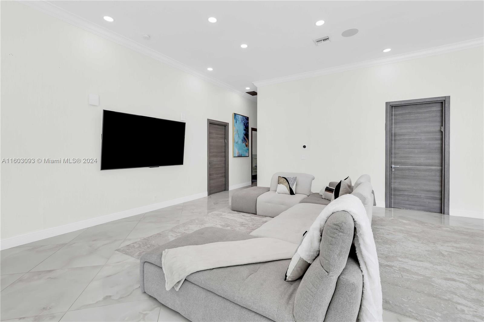6407 NW 99th ave