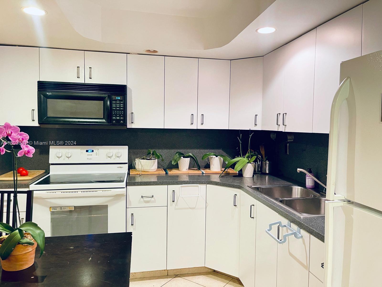 851 Three Islands Blvd # 302