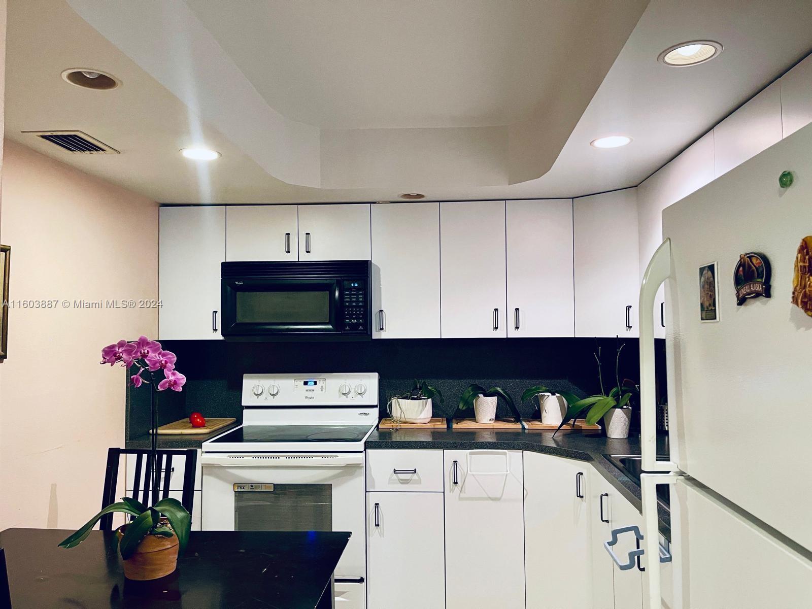 851 Three Islands Blvd # 302