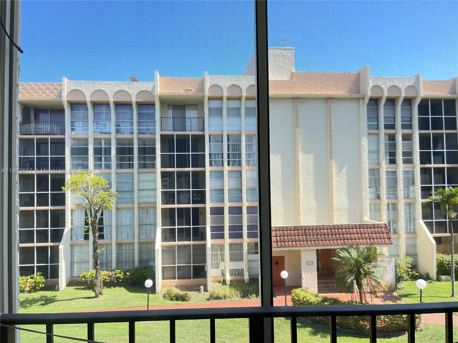 851 Three Islands Blvd # 302