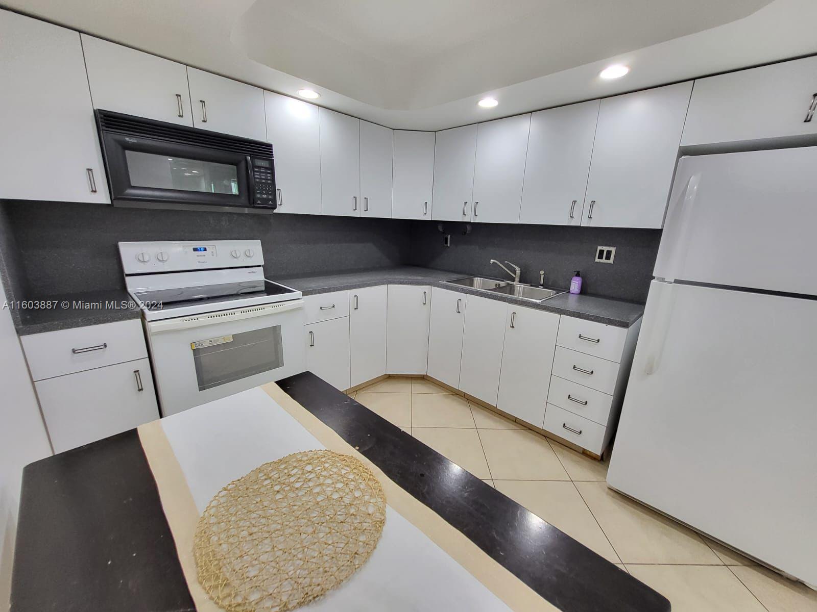 851 Three Islands Blvd # 302