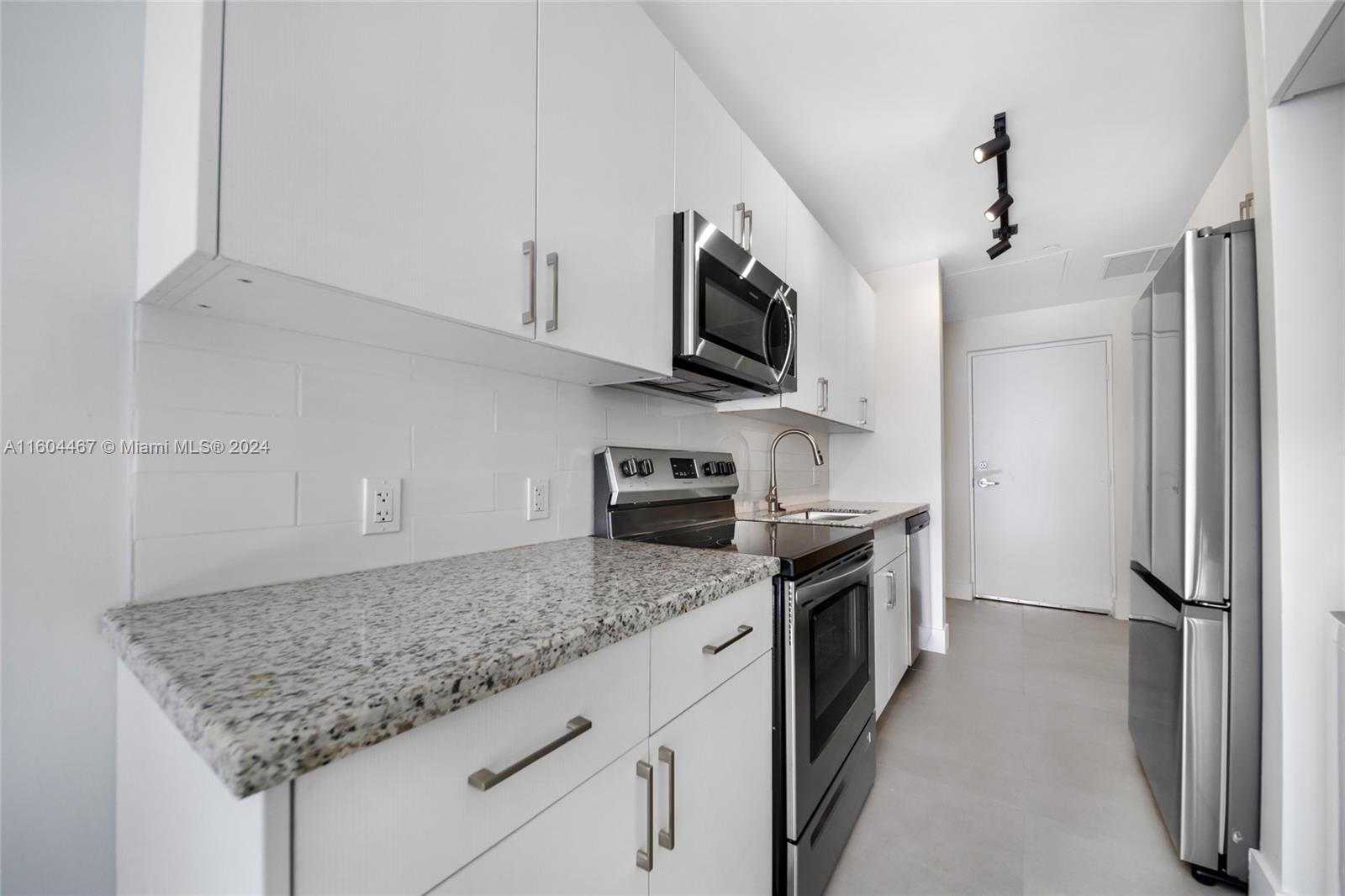 1536 NW 15th Ave # 105