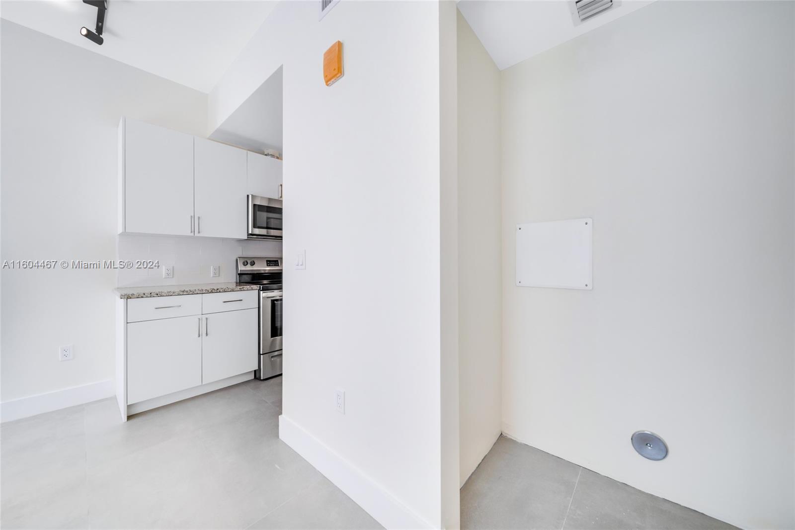 1536 NW 15th Ave # 105