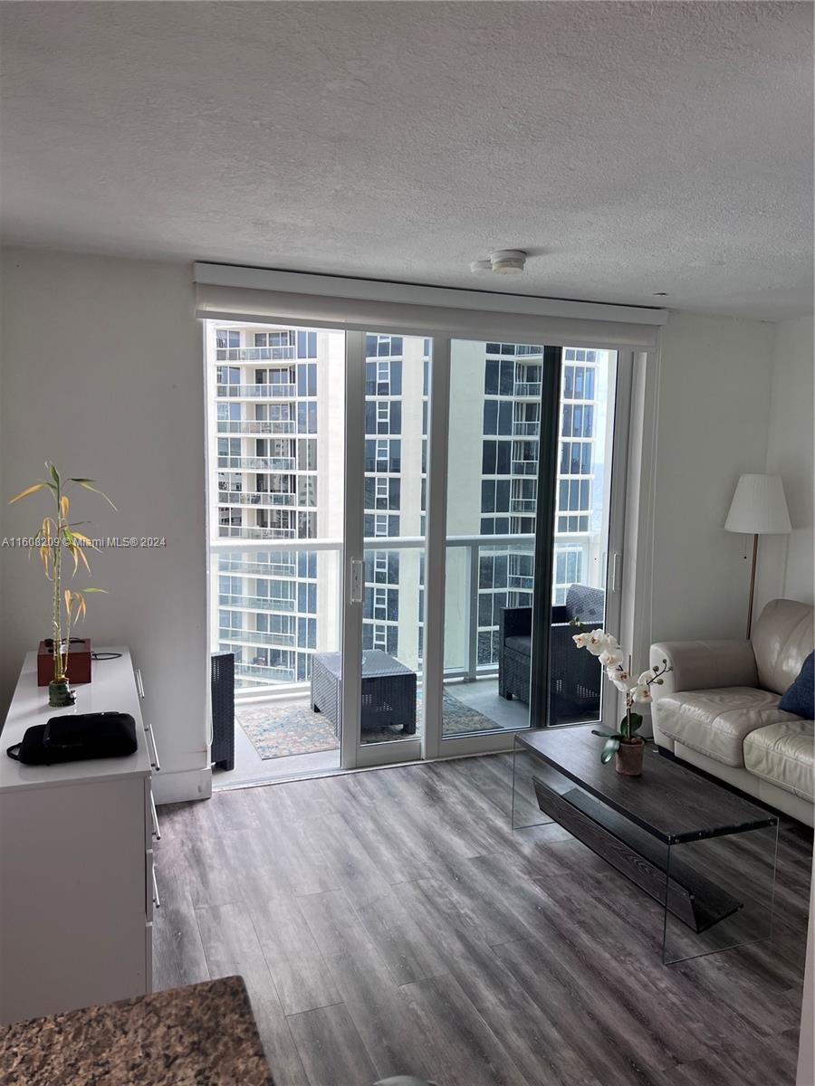 19201 Collins Ave # 1124