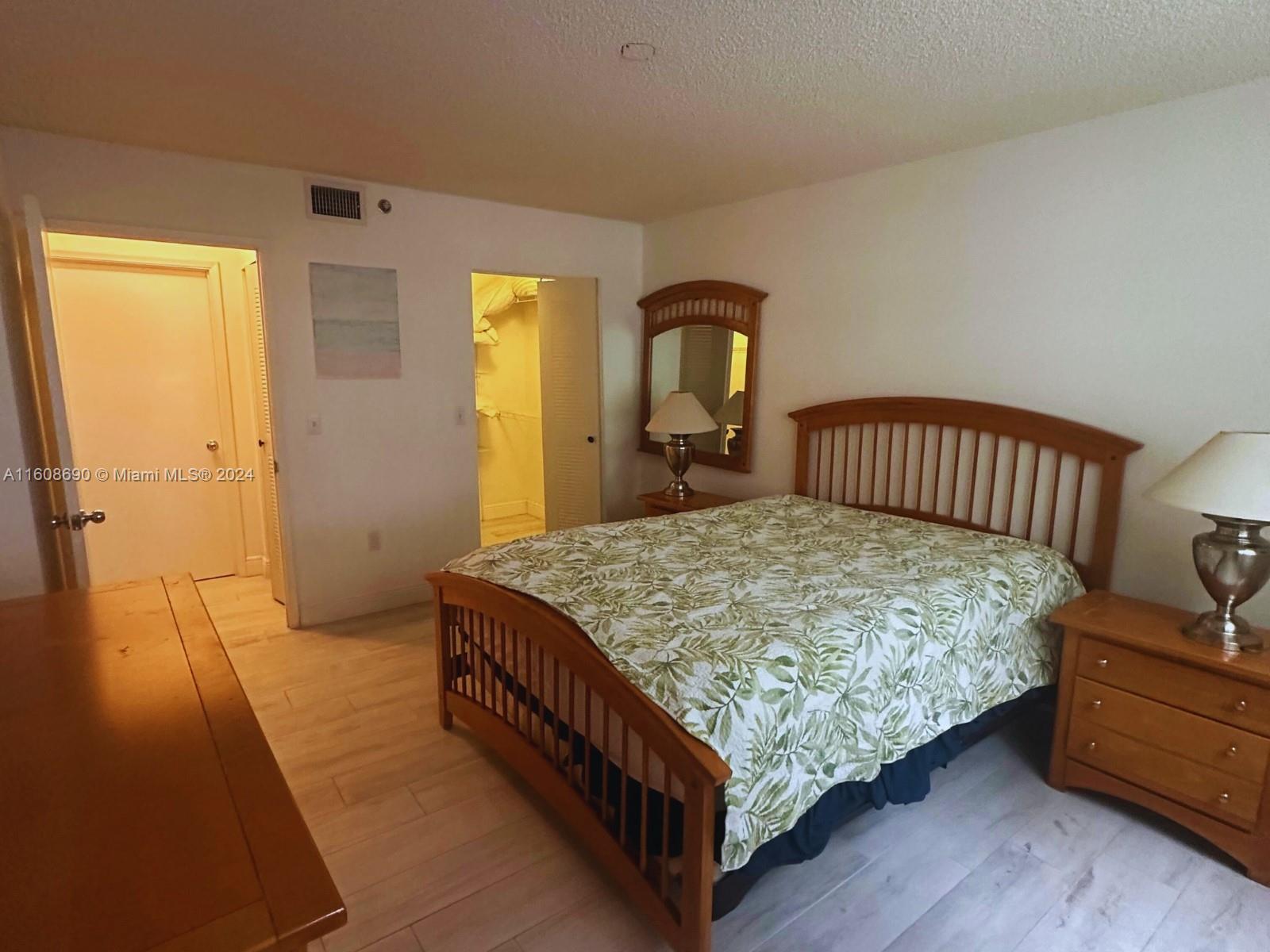 19555 E Country Club Dr # 8206