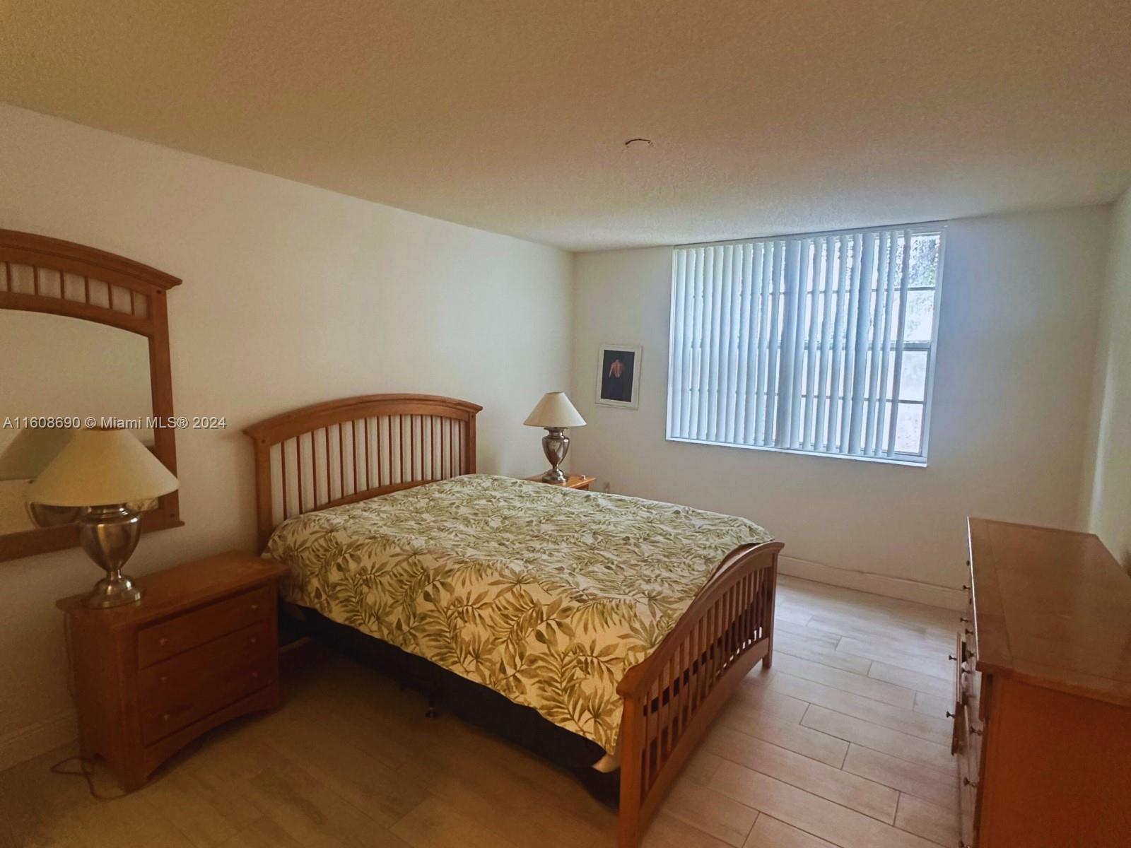 19555 E Country Club Dr # 8206