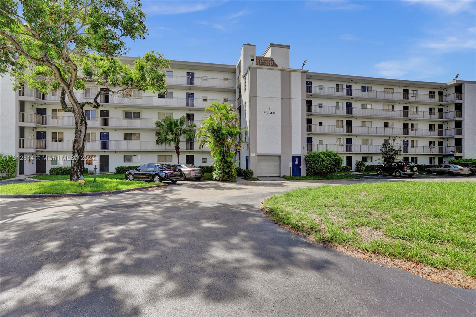8720 N Sherman Cir # 506