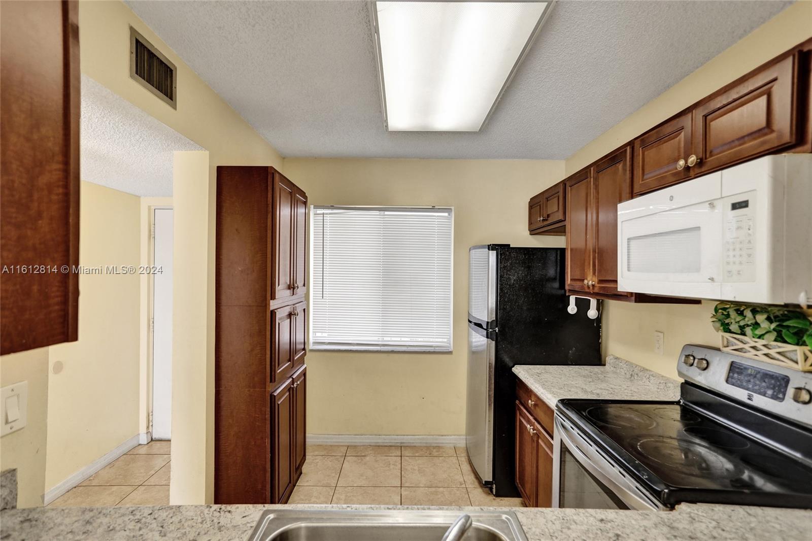 8720 N Sherman Cir # 506