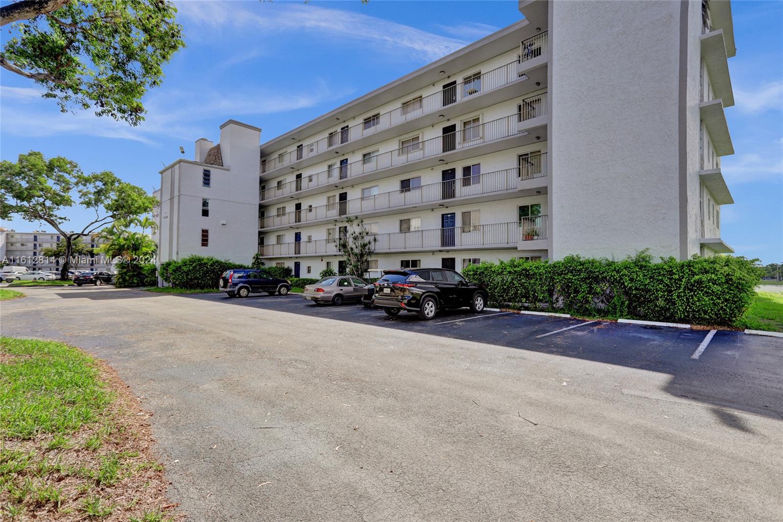 8720 N Sherman Cir # 506