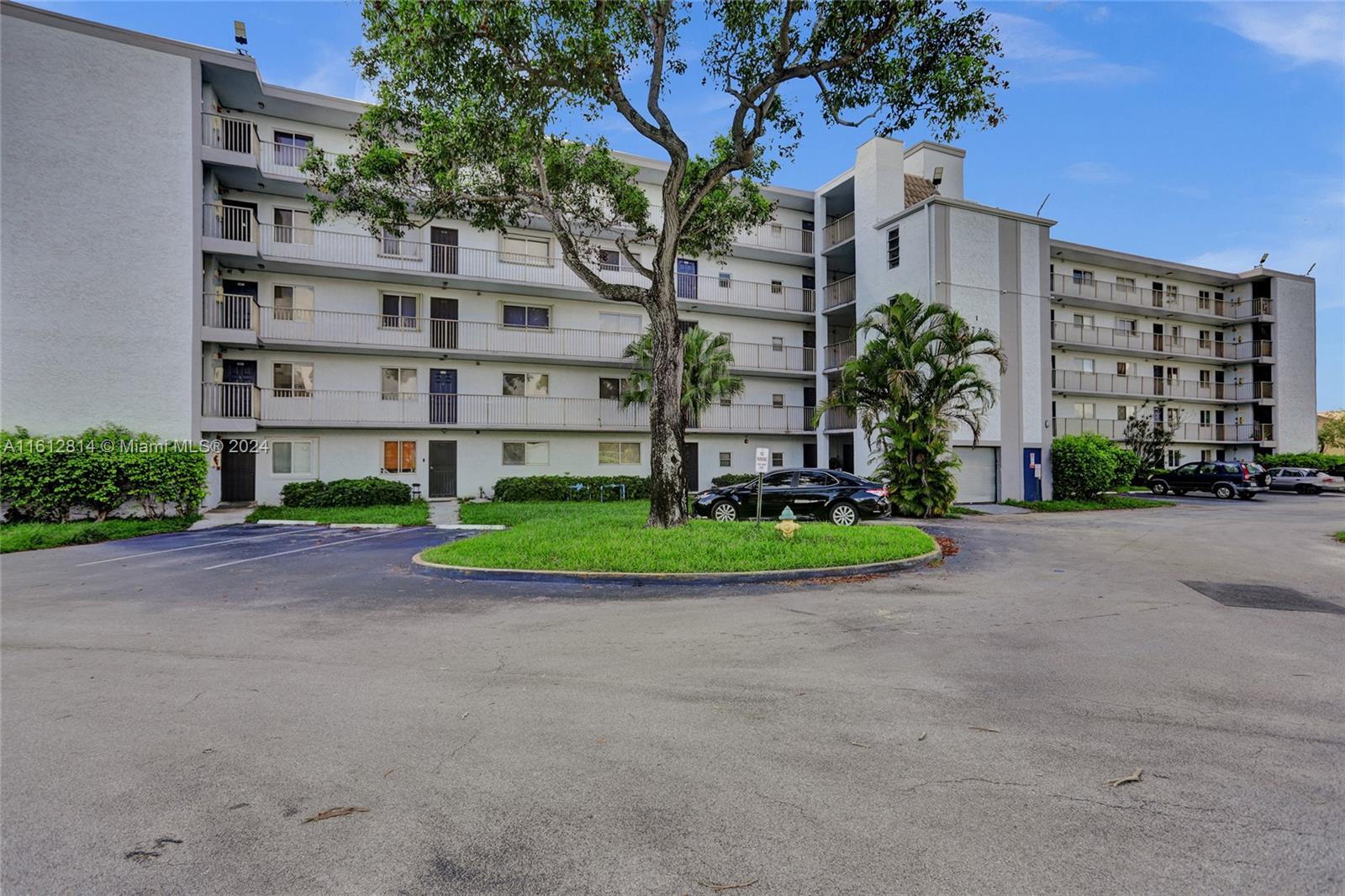 8720 N Sherman Cir # 506