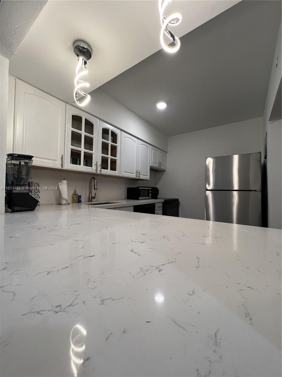 1043 NE 13th Ave