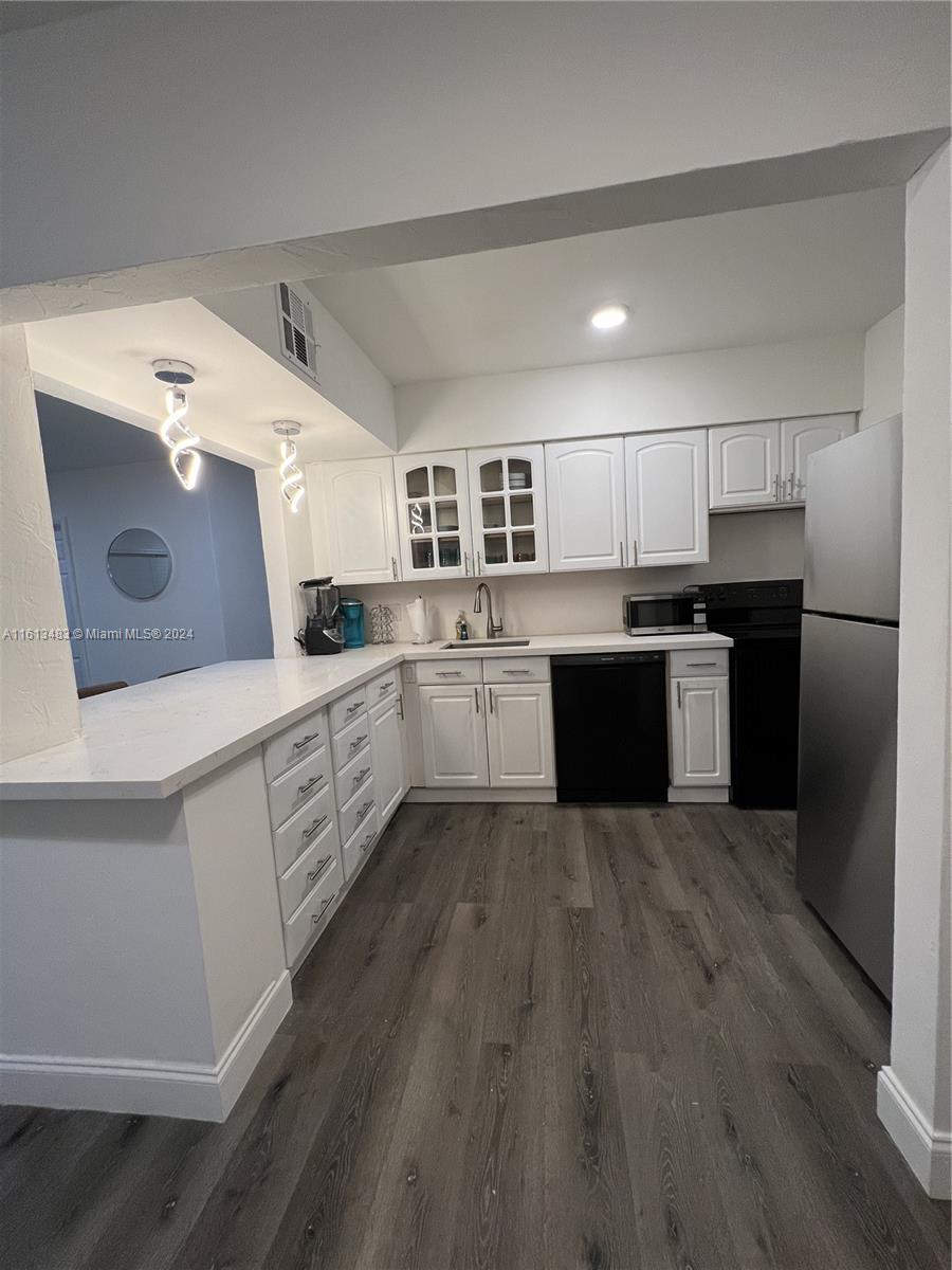 1043 NE 13th Ave