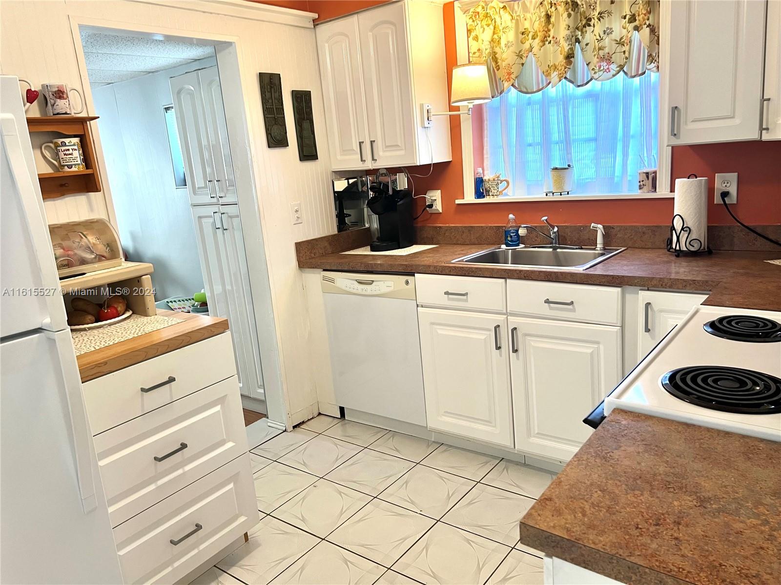 371 SW 67th Ter