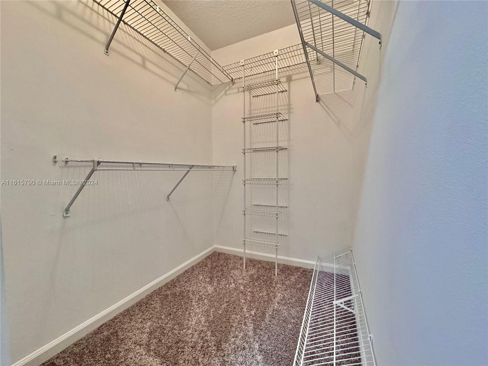 7807 Great Glen Cir