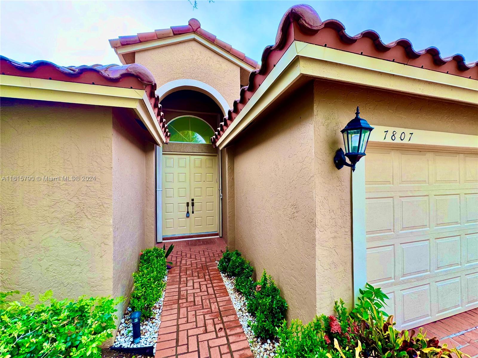 7807 Great Glen Cir