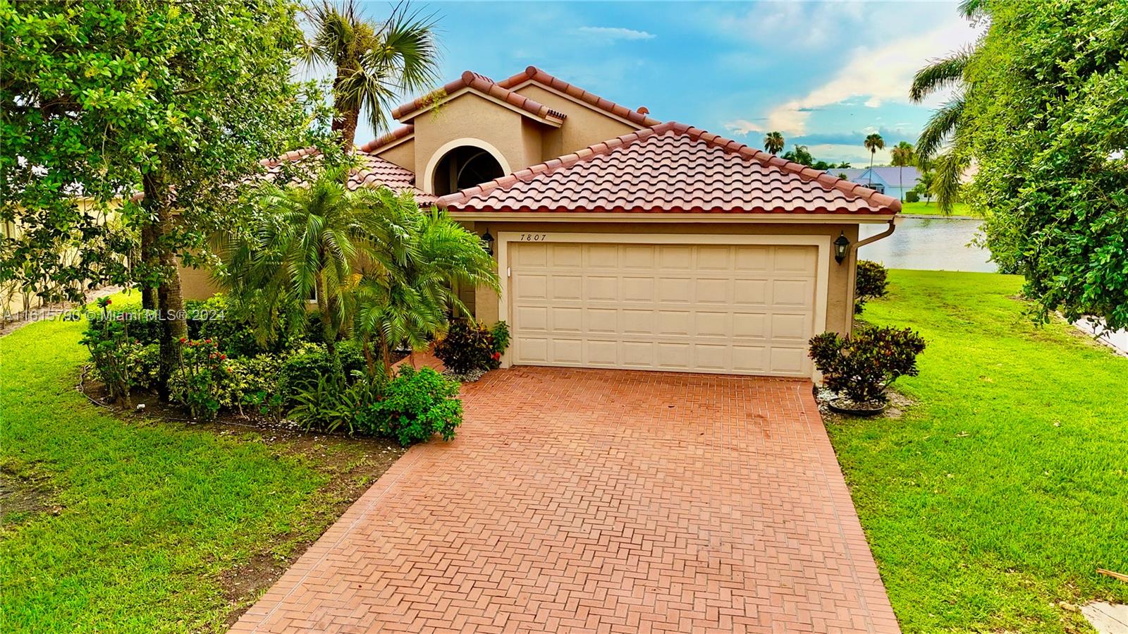 7807 Great Glen Cir