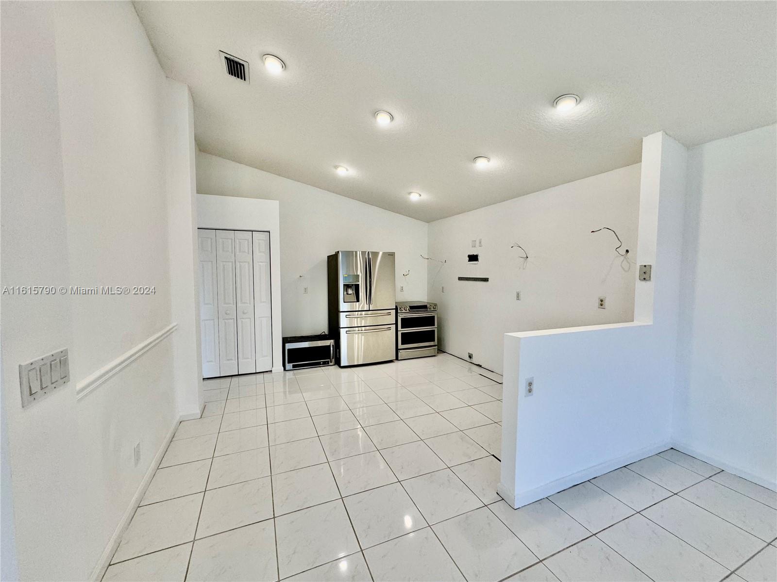 7807 Great Glen Cir