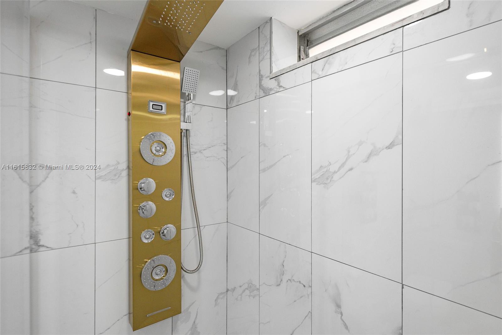 2515 NE 1st Ct # 205